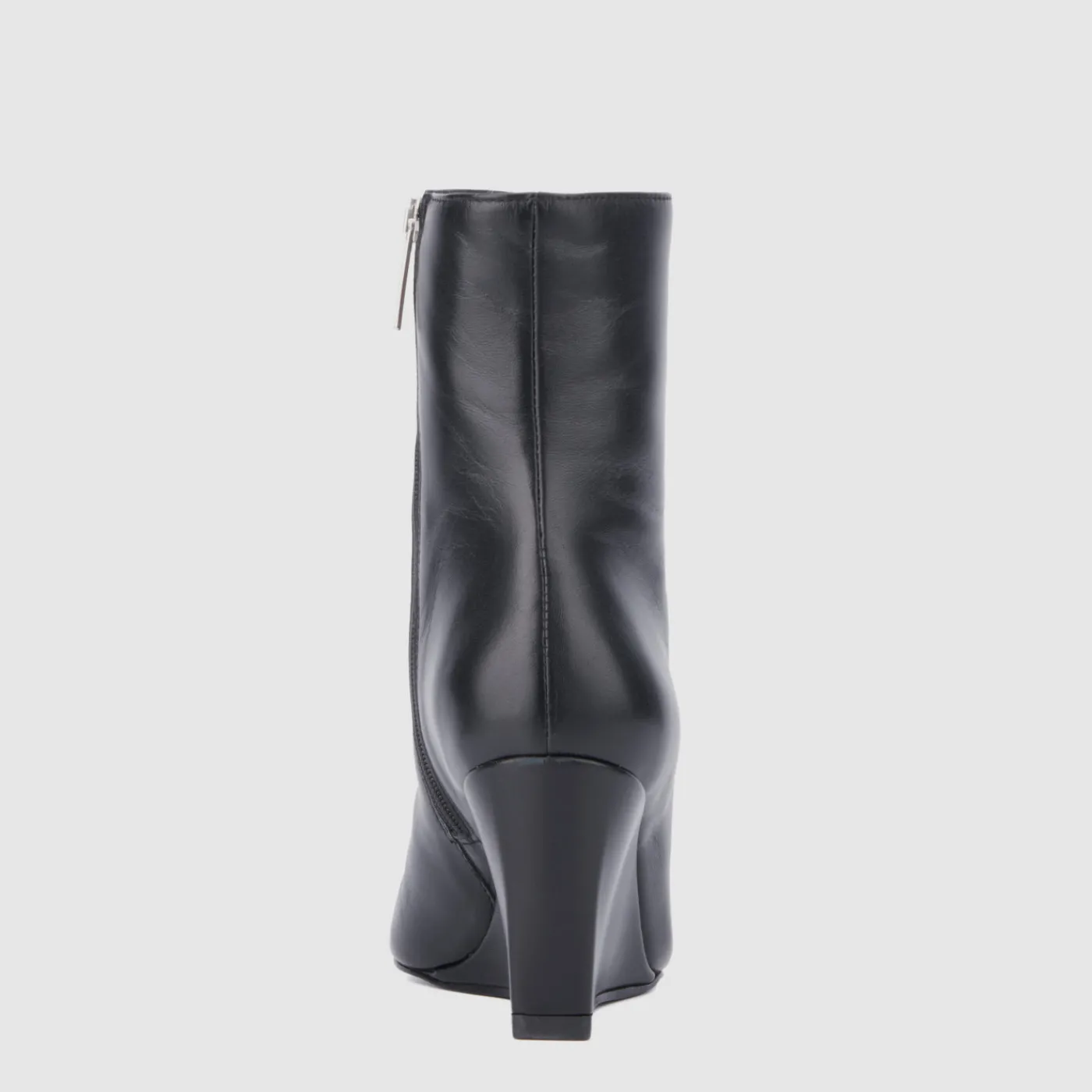 Boots*Aquatalia Pauletta Black
